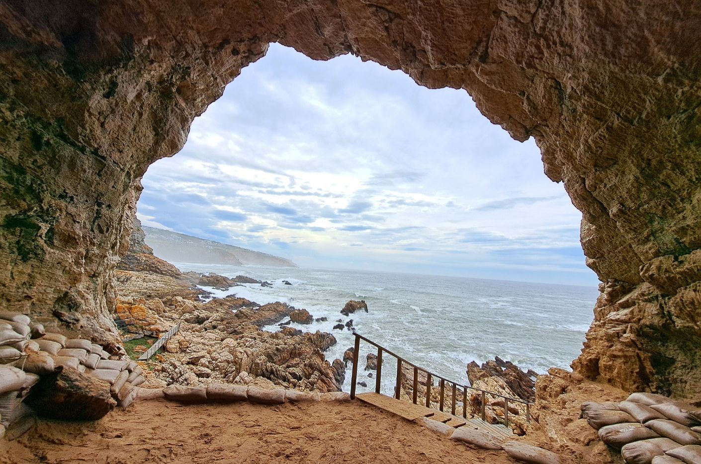 pinnacle point caves point of human origin cave